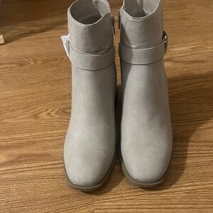 Liz Claiborne Light Gray Suede Ankle Booties